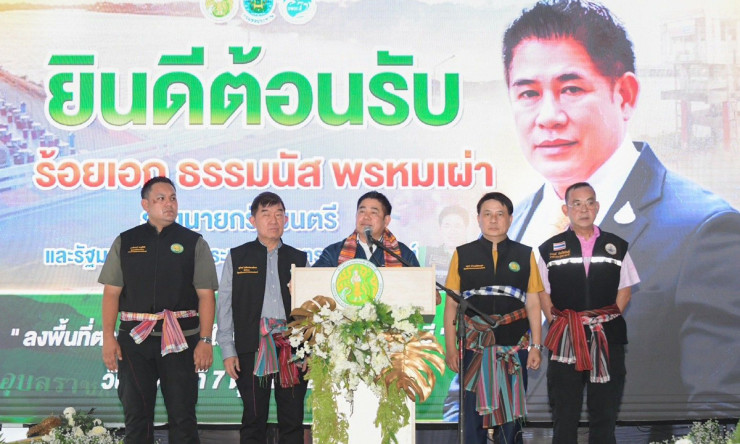 รองนายกฯ ธรรมนัส เยือนถิ่นอุบลฯ รุดช่วยเหลือผู้ประสบอุทกภัย