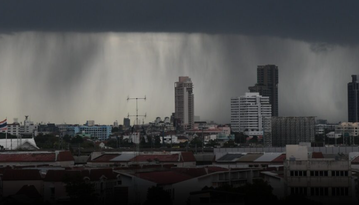กรมอุตุฯ เตือน 9 จังหวัดเสี่ยงฝนตกหนัก น้ำท่วมฉับพลัน เหนืออ่วม 80% กทม.ฝนตก 60%